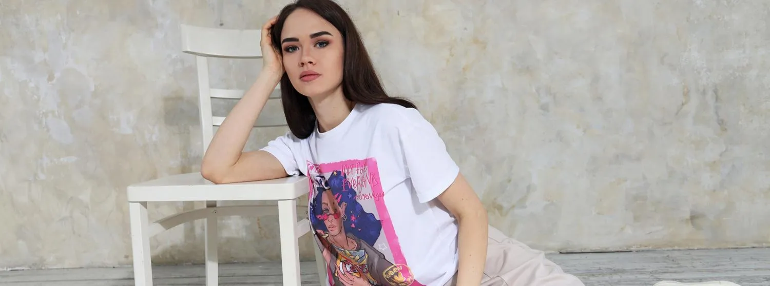 5 лучших образов с белой футболкой